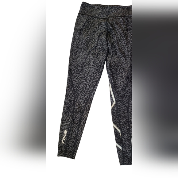 2XU Leggings - Picture 8 of 13